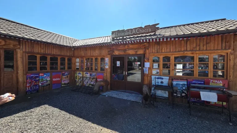 Fachada del Almacén La Chacra, Camino Las Rastras, Talca